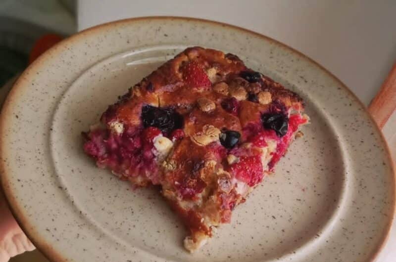 Forest baked oatmeal🍇🍓