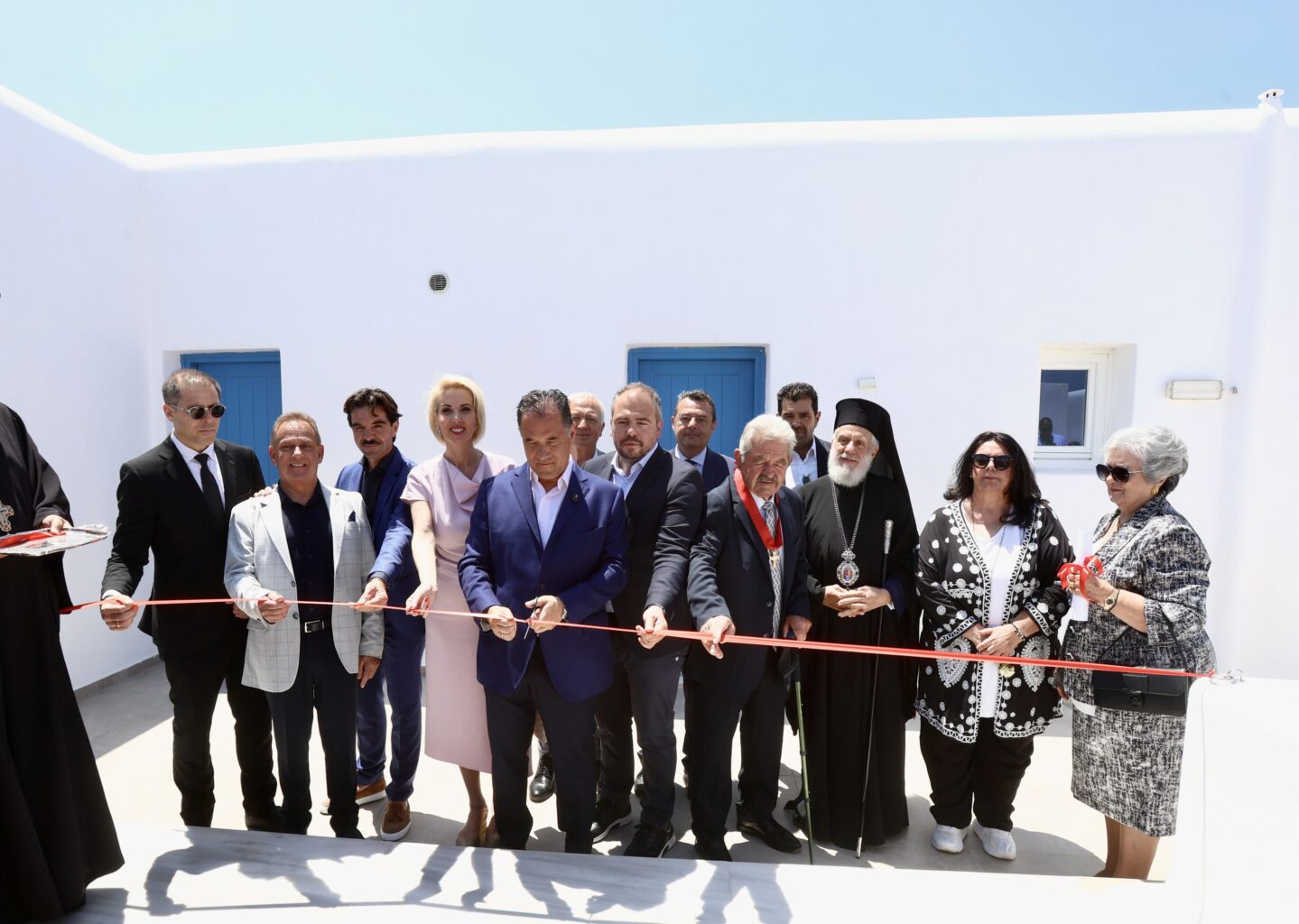 Μύκονος: Παραδόθηκαν 16 νεόδμητα διαμερίσματα στη 2η ΥΠΕ για γιατρούς και νοσηλευτές Παράδοση διαμερισμάτων στη Μύκονο