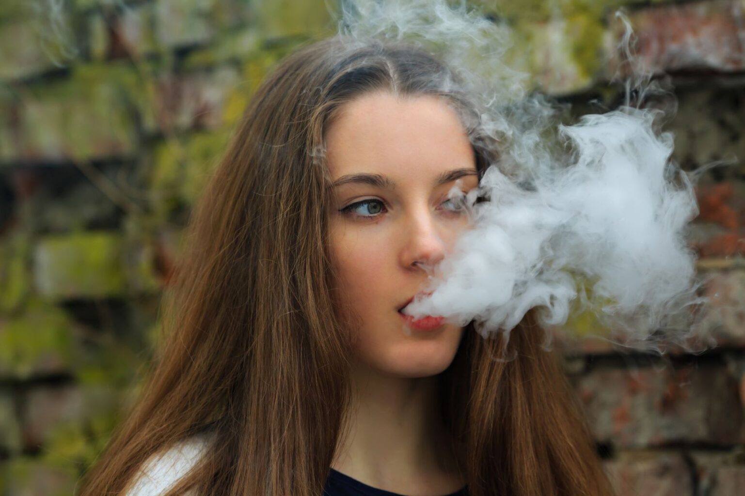Vaping και e-cigarette: Aσφαλέστερη επιλογή ή σημαντική απειλή για την υγεία;