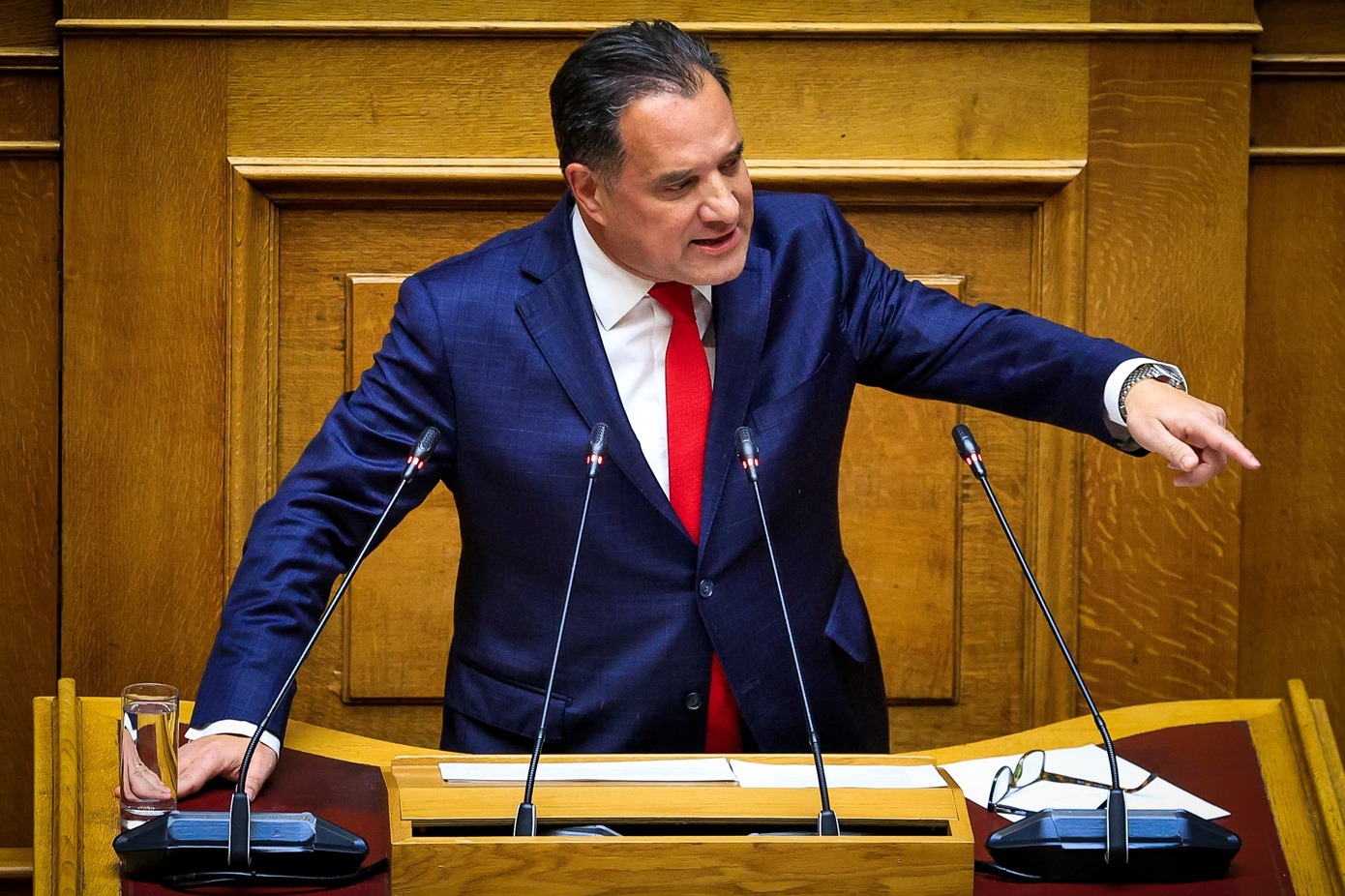 Βουλή: Προς ψήφιση το ερανιστικό ν/σ – Τι προβλέπεται για ΕΣΥ, φάρμακα και φορείς