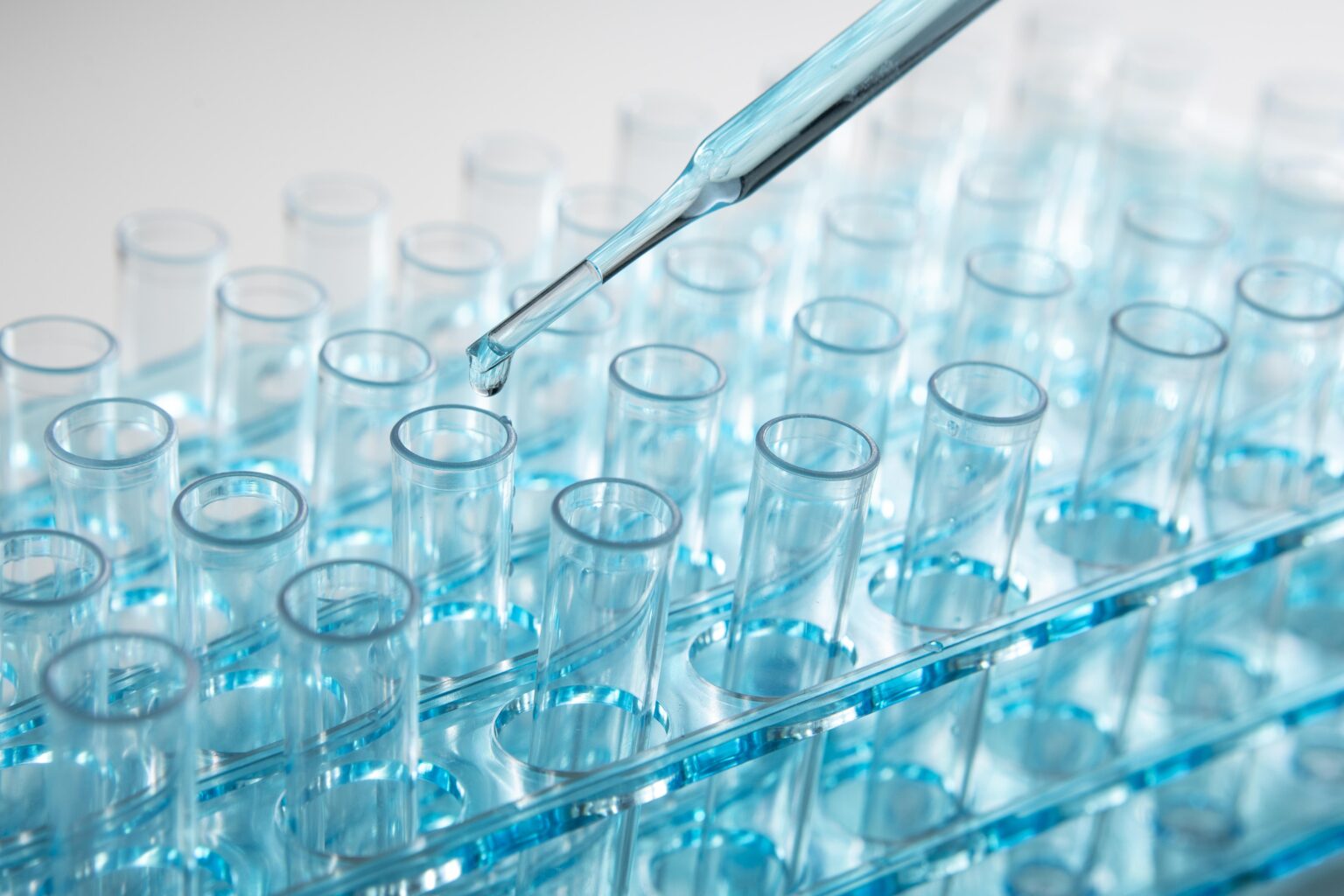 Η-GSK-ανακοινώνει-επένδυση-30-δισ.-δολαρίων-στην-έρευνα-και-παραγωγή-φαρμάκων-στις-ΗΠΑ