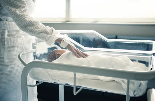 ΗΠΑ: Αύξηση κρουσμάτων σύφιλης στα νεογέννητα – Οι σοβαρές επιπλοκές της λοίμωξης syfili-mora-