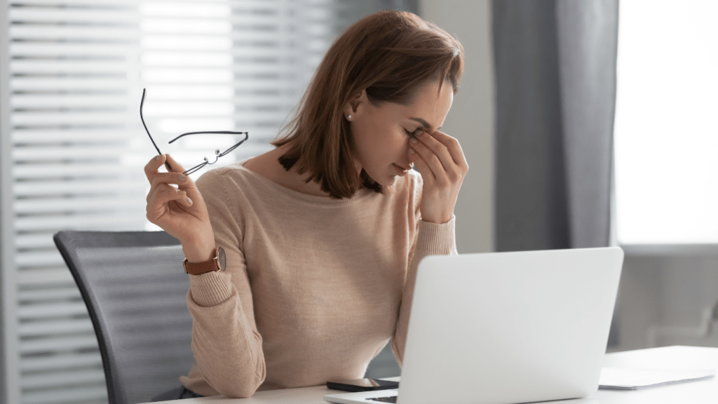 Εμμηνόπαυση και ξηροφθαλμία: Χρήσιμες συμβουλές για την προστασία των ματιών xirofthalmia-