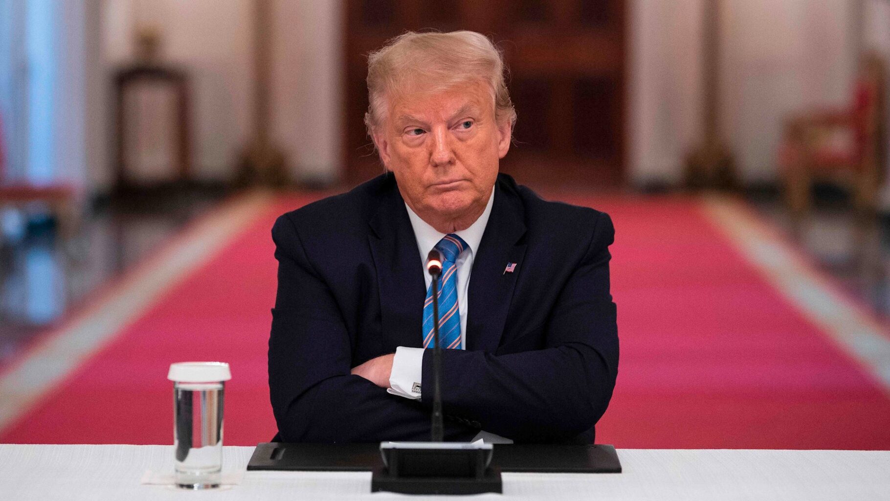 τραμπ εμβόλια