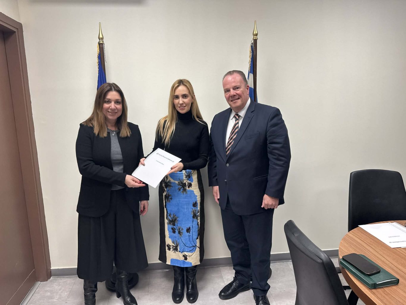 ΠΡΟΛΑΜΒΑΝΩ υπόμνημα